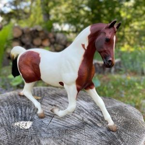 Breyer-Misty’s Twilight Bay Pinto Model # 470
